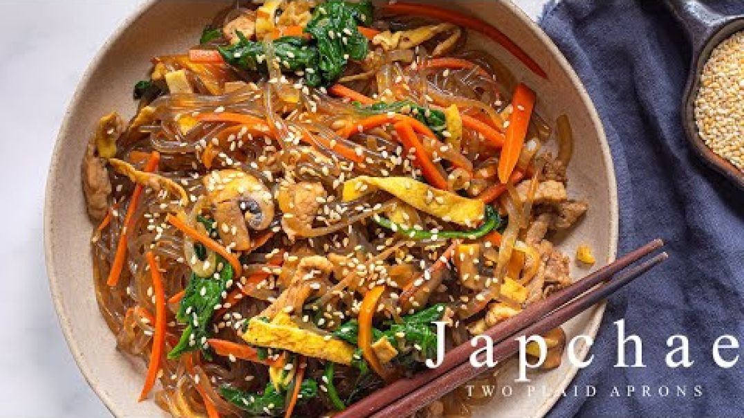⁣How To Make Japchae 잡채 _ Simple Korean stir-fried glass noodles and vegetables