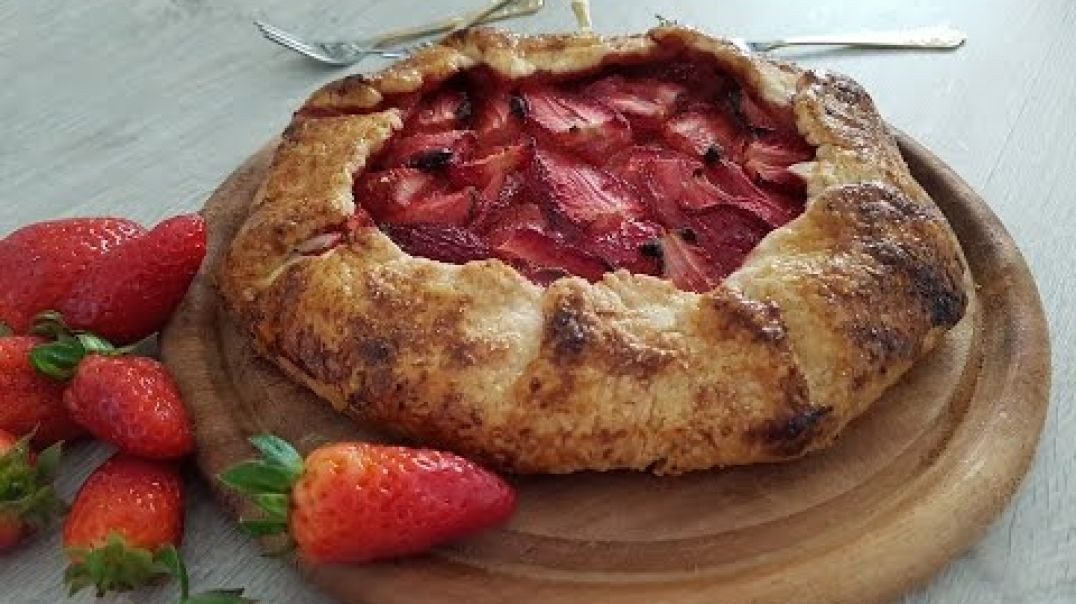 ⁣How to Make Strawberry Galette