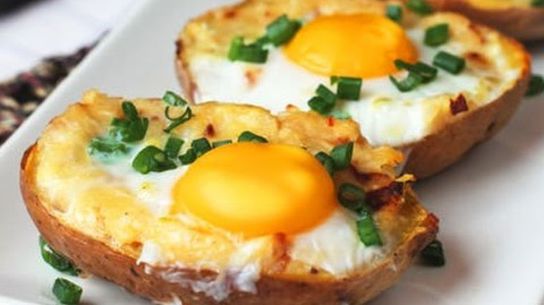 ⁣Twice Baked Potato with Egg on Top
