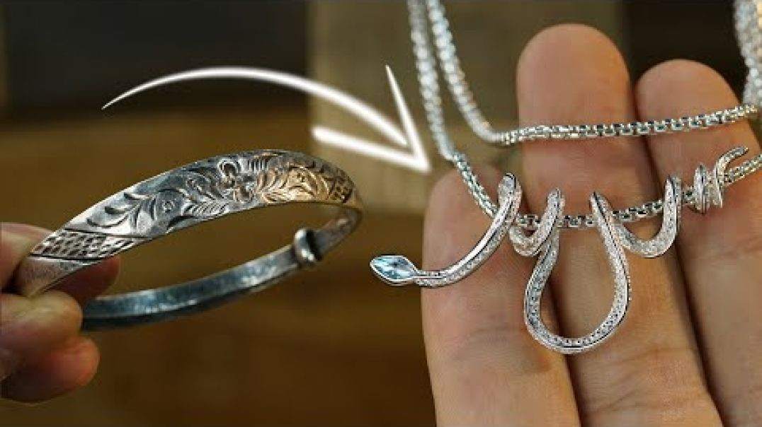 ⁣Make a snake necklace